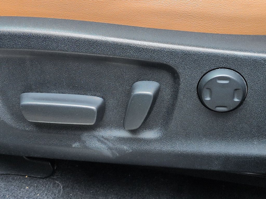 Thumbnail: 2021 Lexus RX - 26