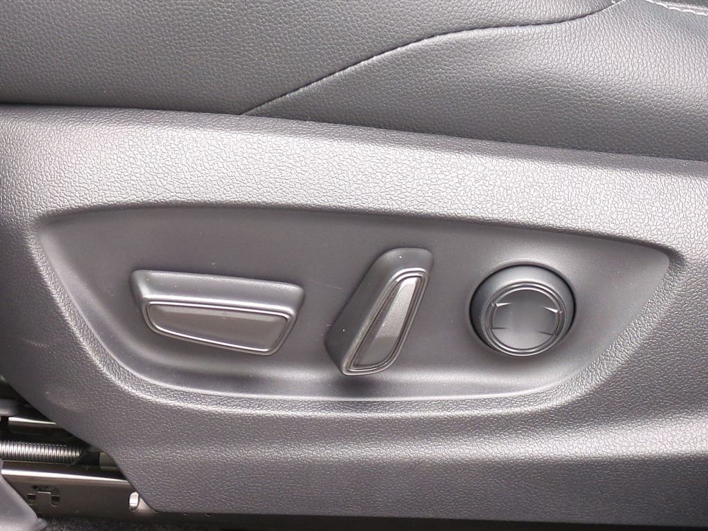 Thumbnail: 2025 Subaru Solterra - 26
