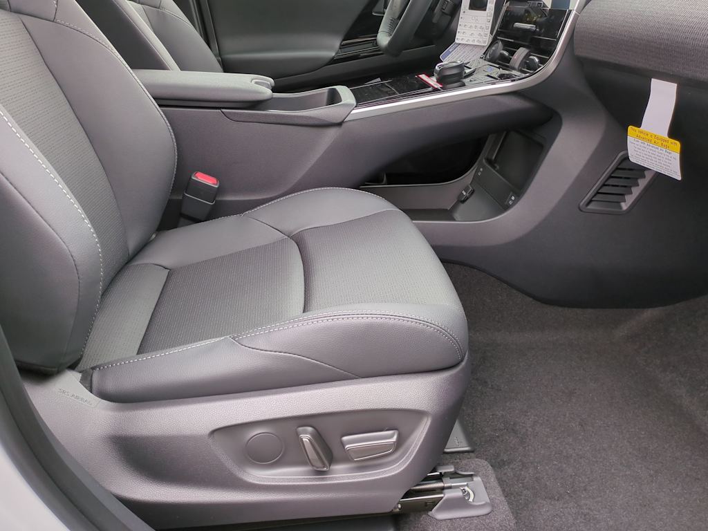 Thumbnail: 2025 Subaru Solterra - 10