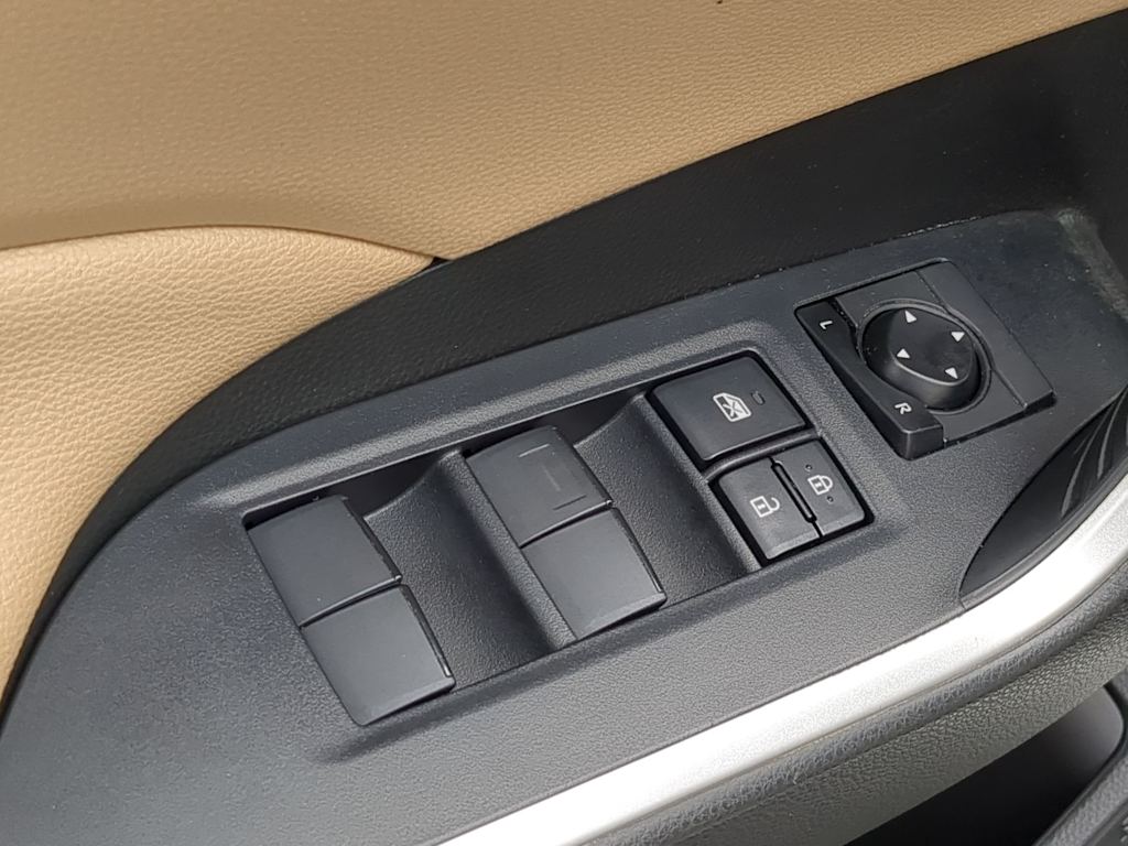 Thumbnail: 2020 Toyota RAV4 - 27