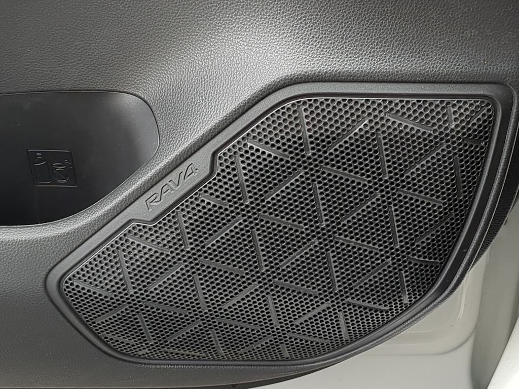 Thumbnail: 2020 Toyota RAV4 - 37