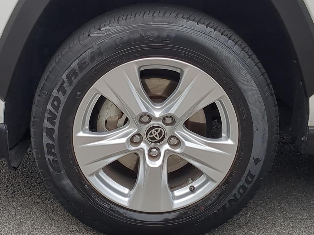 Thumbnail: 2020 Toyota RAV4 - 8