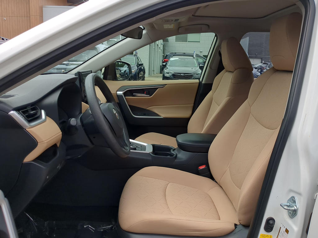 Thumbnail: 2020 Toyota RAV4 - 11