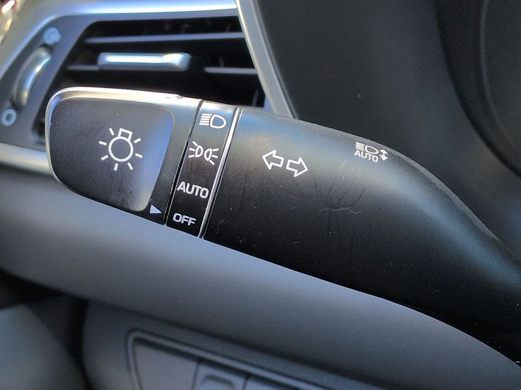 Thumbnail: 2023 Genesis G70 - 33