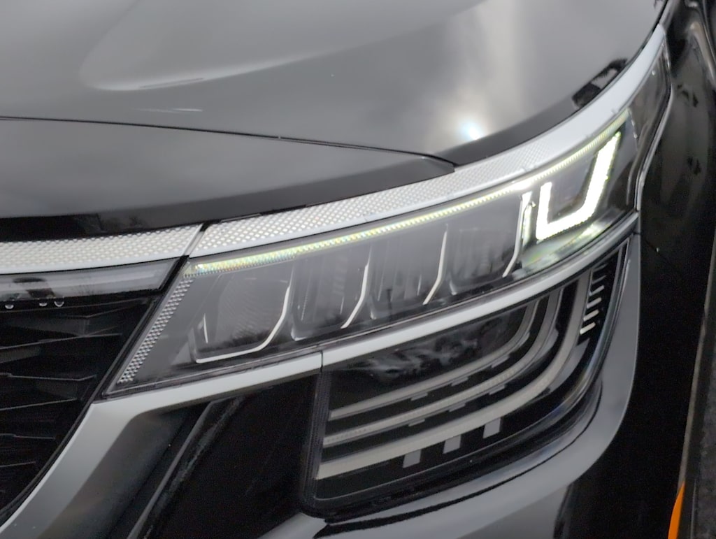 Thumbnail: 2023 Kia Seltos - 25