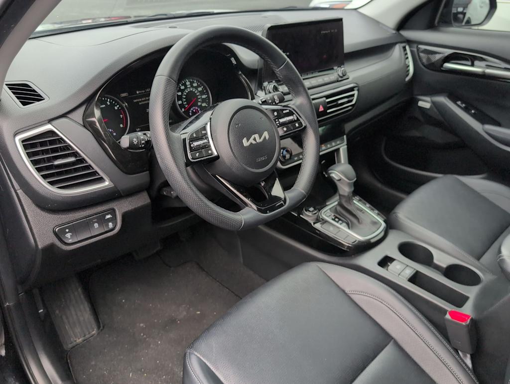 Thumbnail: 2023 Kia Seltos - 2