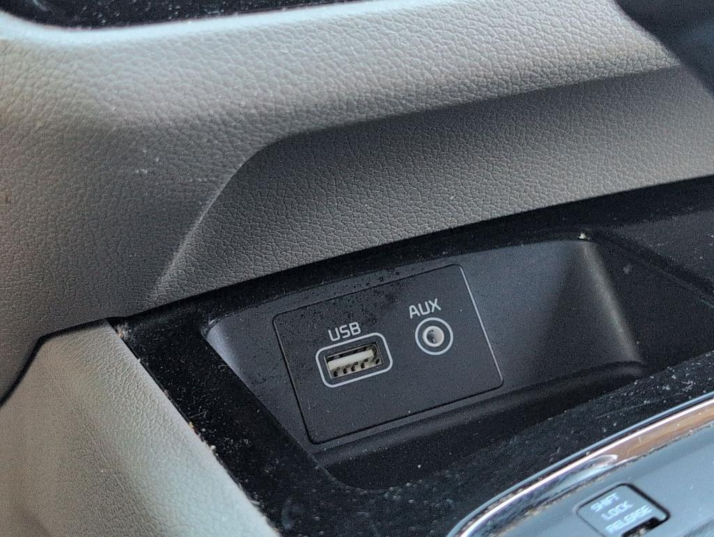 Thumbnail: 2016 Kia Sedona - 34