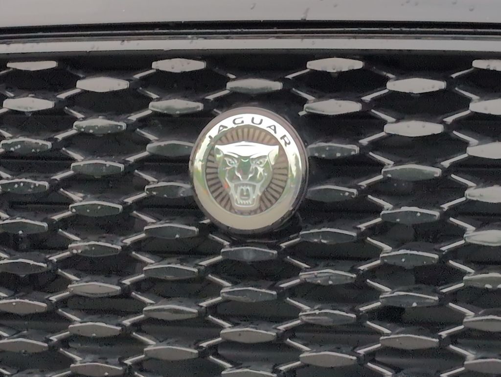 Thumbnail: 2025 Jaguar F-Pace - 7