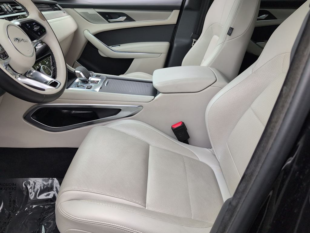 Thumbnail: 2025 Jaguar F-Pace - 9