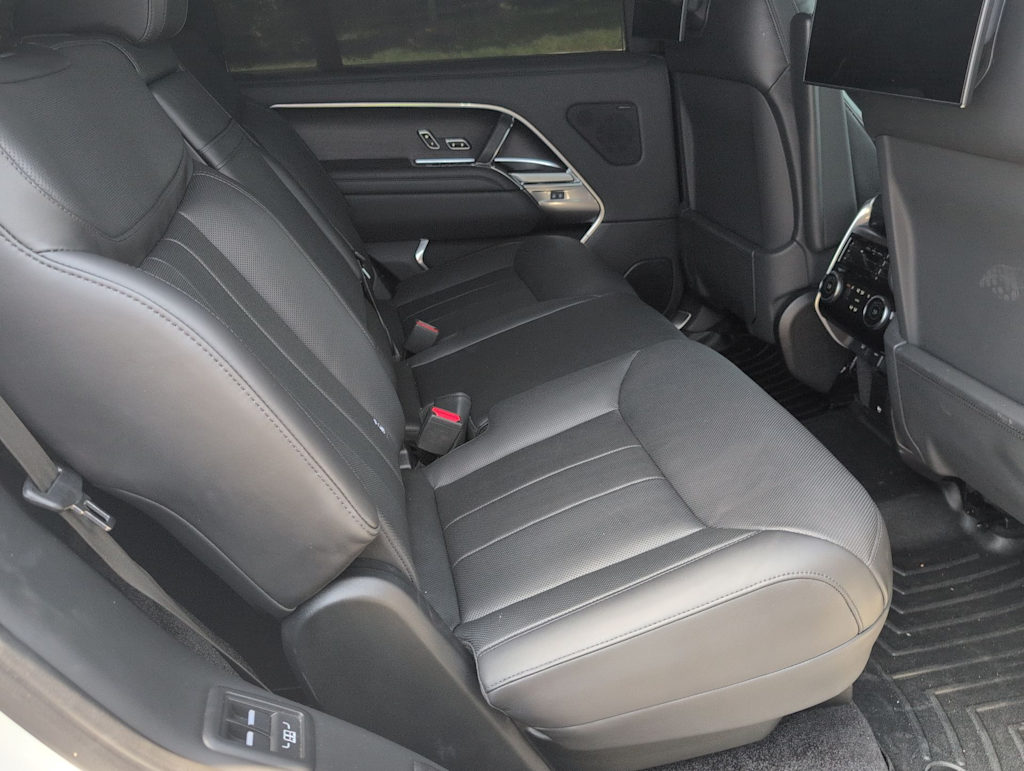 Thumbnail: 2024 Land Rover Range Rover - 25