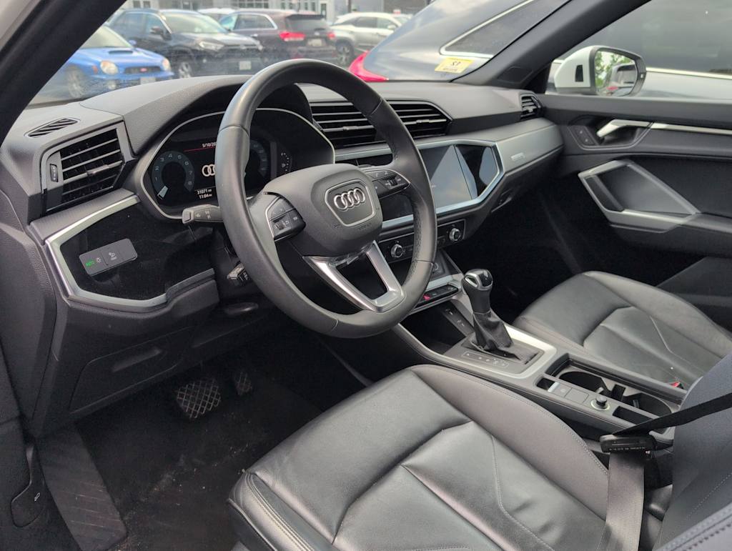 Thumbnail: 2025 Audi Q3 - 2