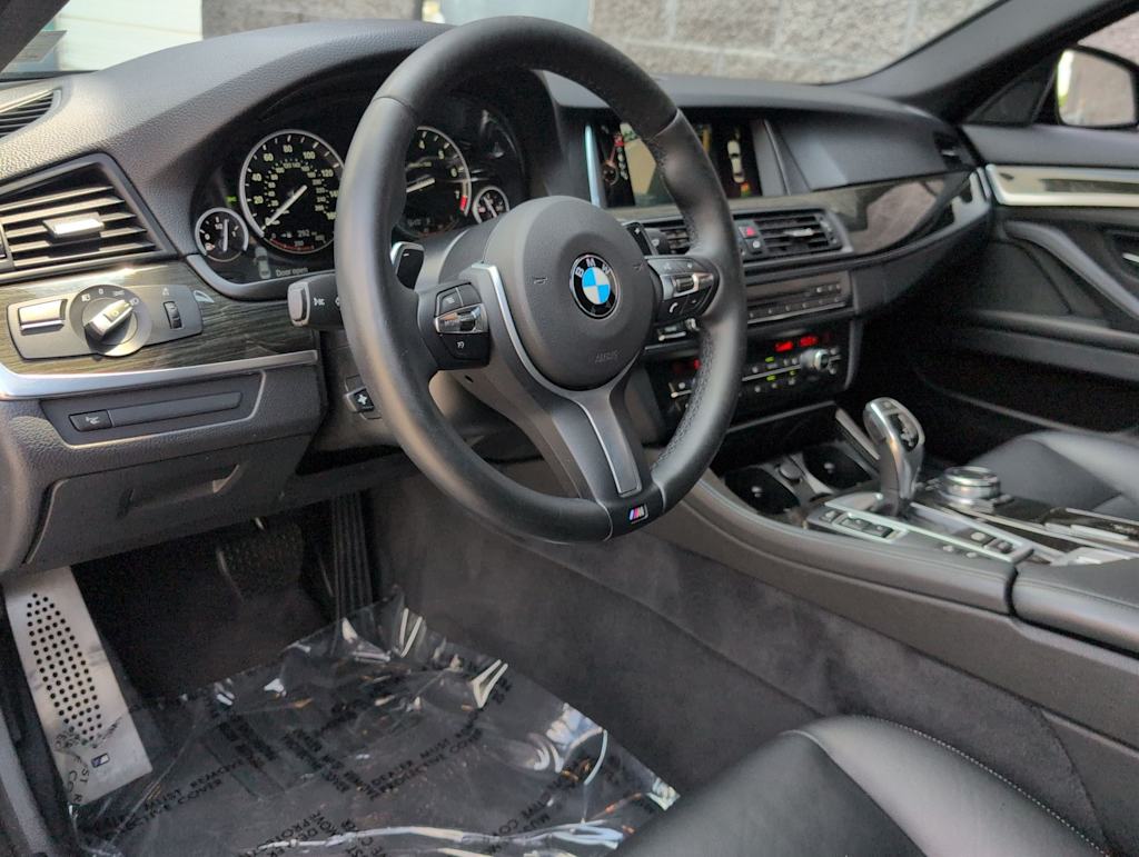 Thumbnail: 2016 BMW 5 Series - 2