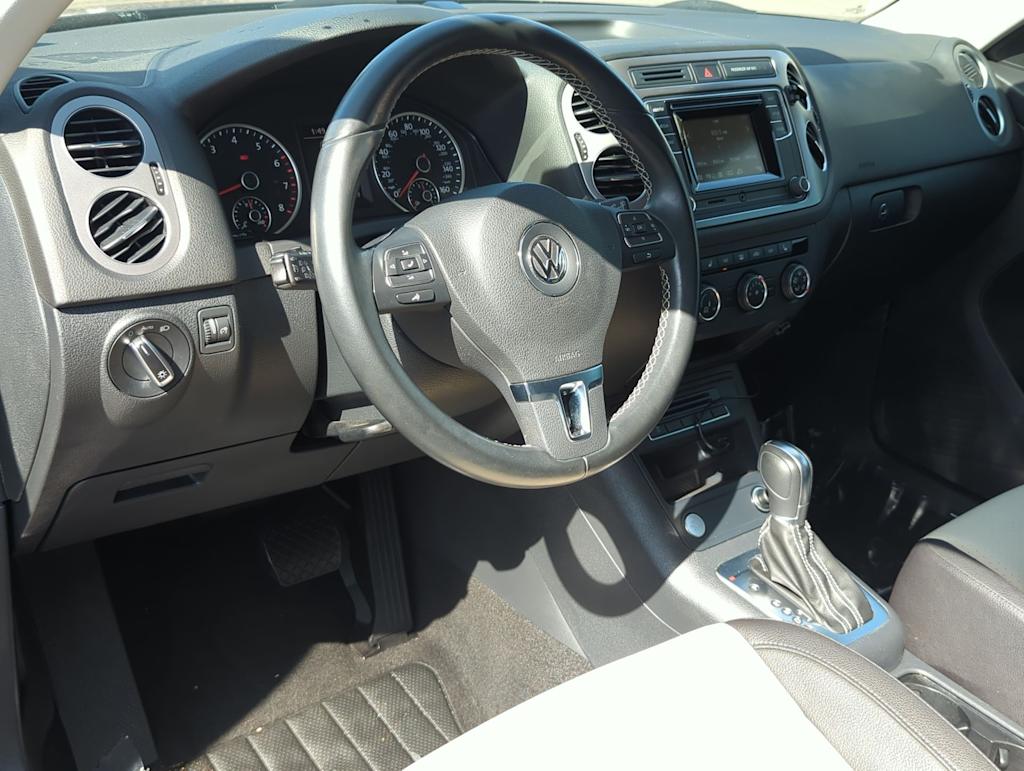 Thumbnail: 2016 Volkswagen Tiguan - 2
