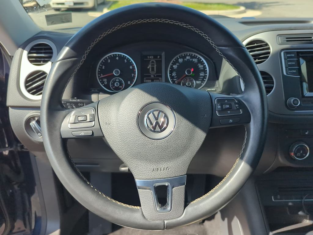 Thumbnail: 2016 Volkswagen Tiguan - 10