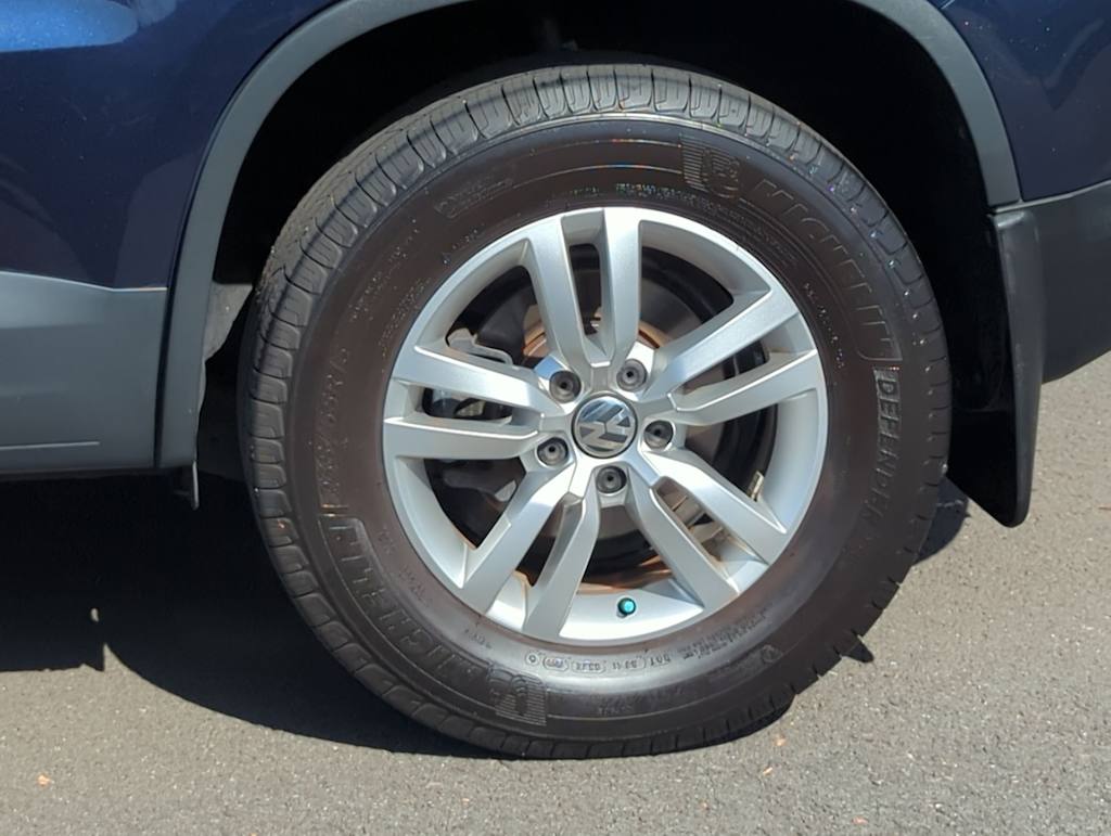 Thumbnail: 2016 Volkswagen Tiguan - 8