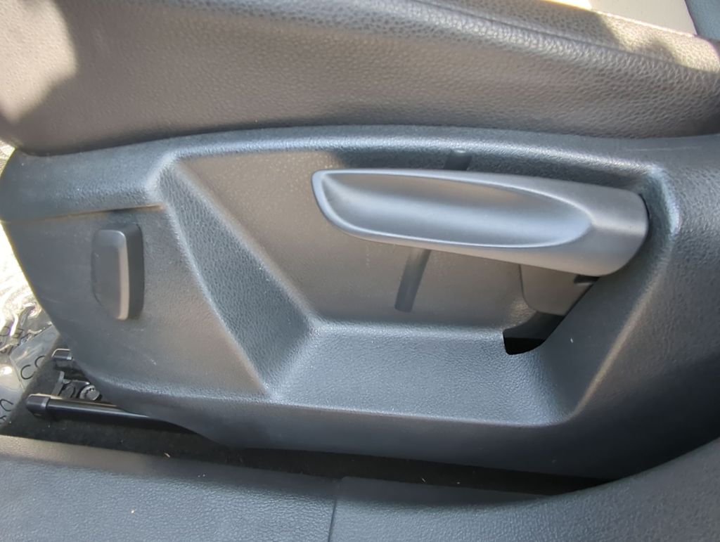 Thumbnail: 2016 Volkswagen Tiguan - 25