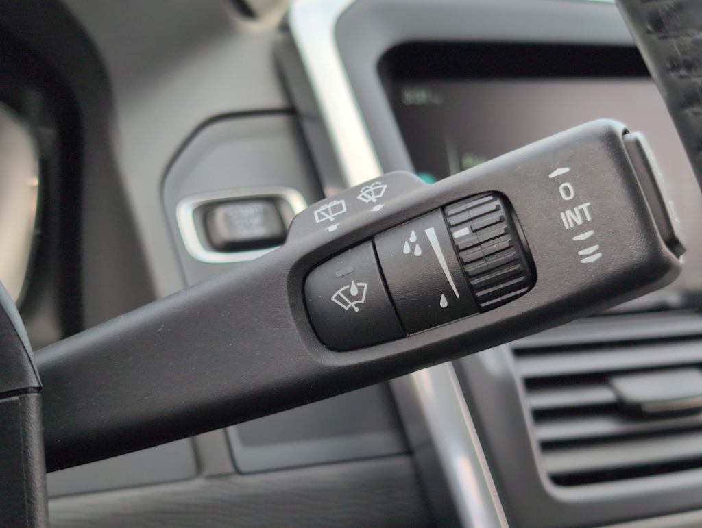 Thumbnail: 2015 Volvo XC60 - 15