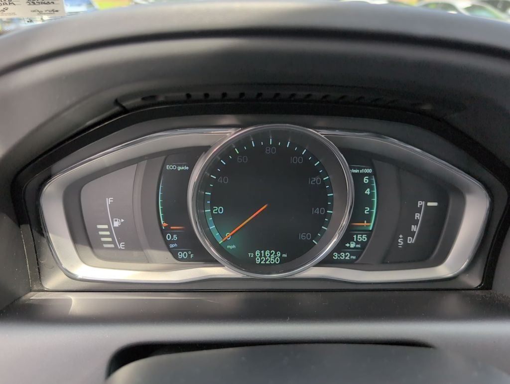 Thumbnail: 2015 Volvo XC60 - 16