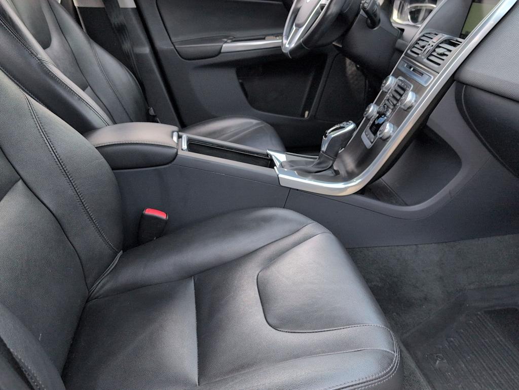 Thumbnail: 2015 Volvo XC60 - 11