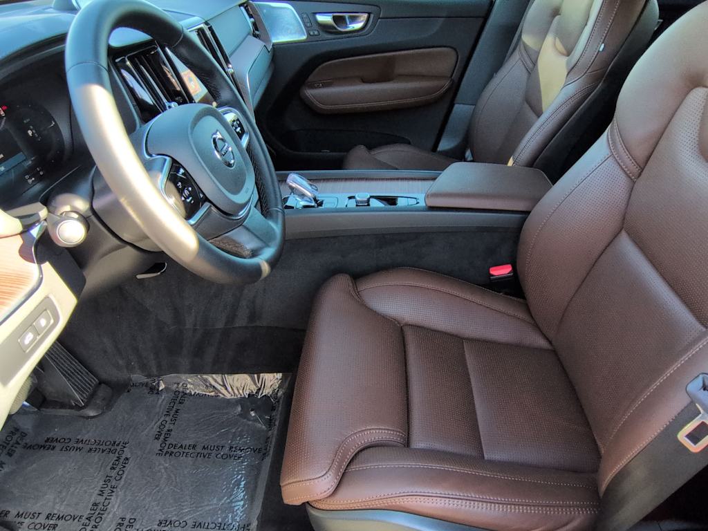 Thumbnail: 2025 Volvo XC60 - 11