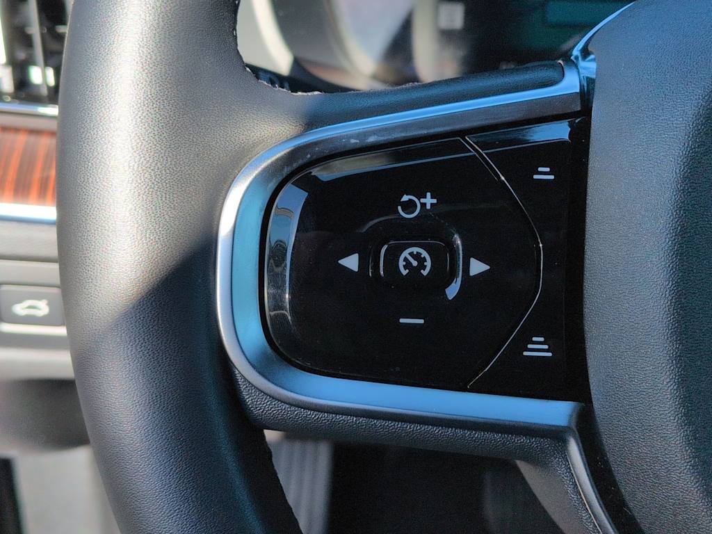 Thumbnail: 2025 Volvo XC60 - 29