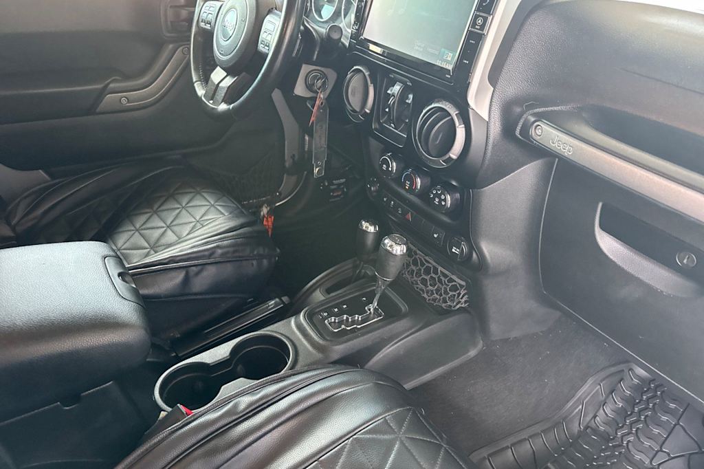 Thumbnail: 2017 Jeep Wrangler - 11