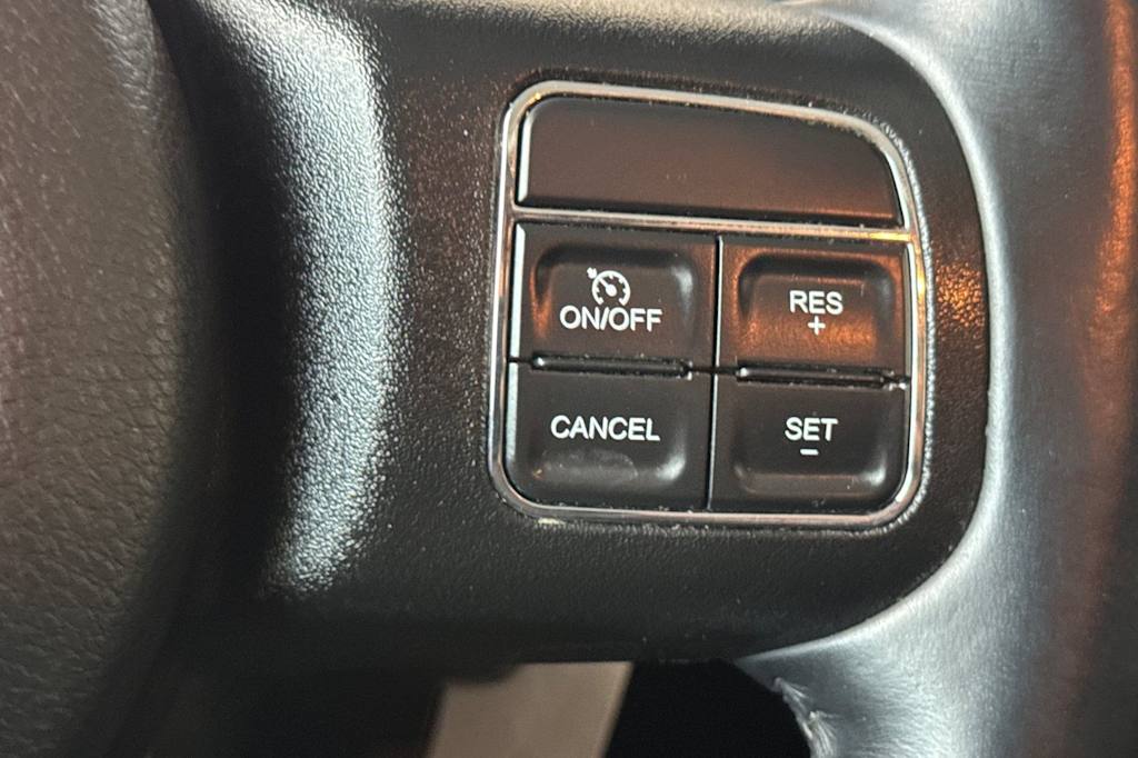 Thumbnail: 2017 Jeep Wrangler - 28