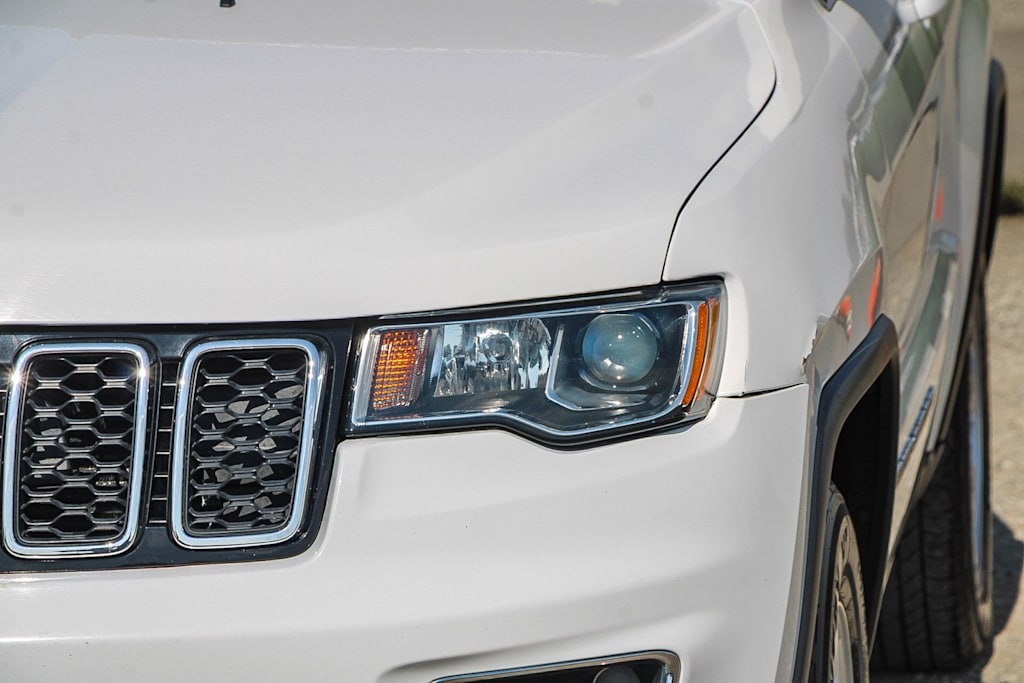 Thumbnail: 2017 Jeep Grand Cherokee - 21