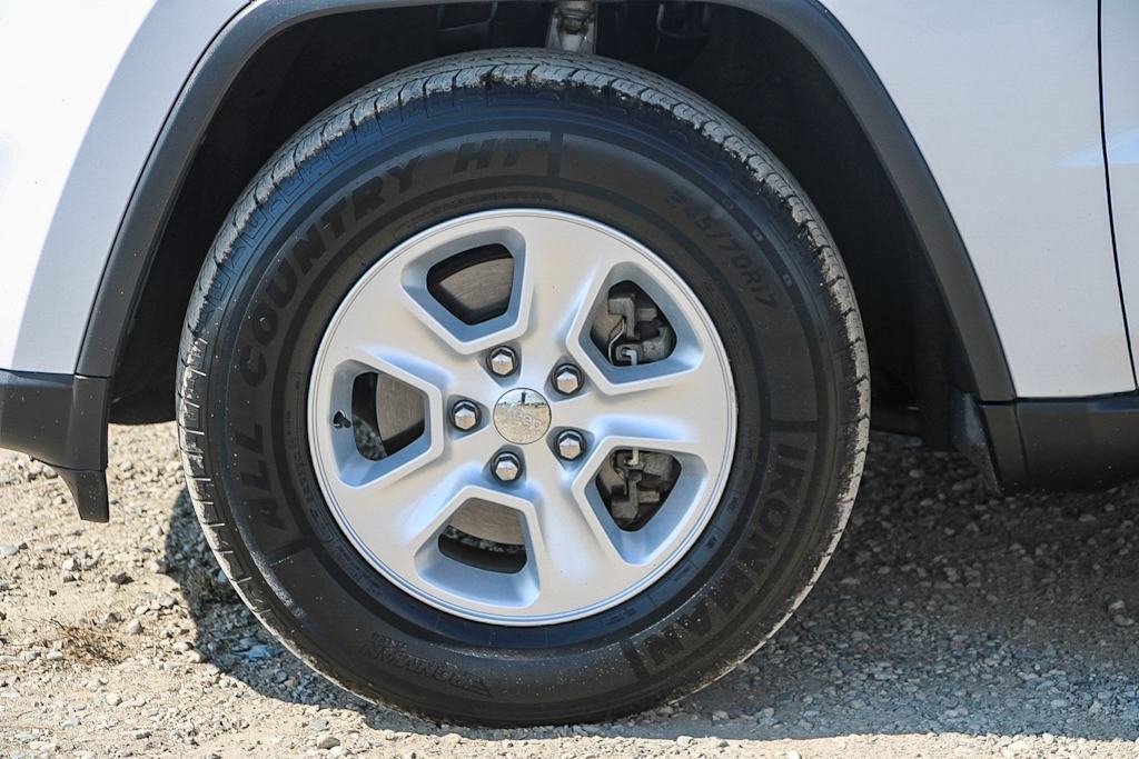 Thumbnail: 2017 Jeep Grand Cherokee - 7