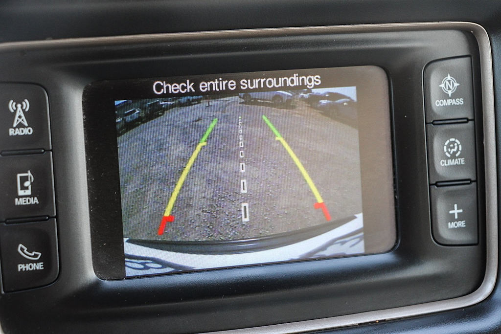 Thumbnail: 2017 Jeep Grand Cherokee - 26