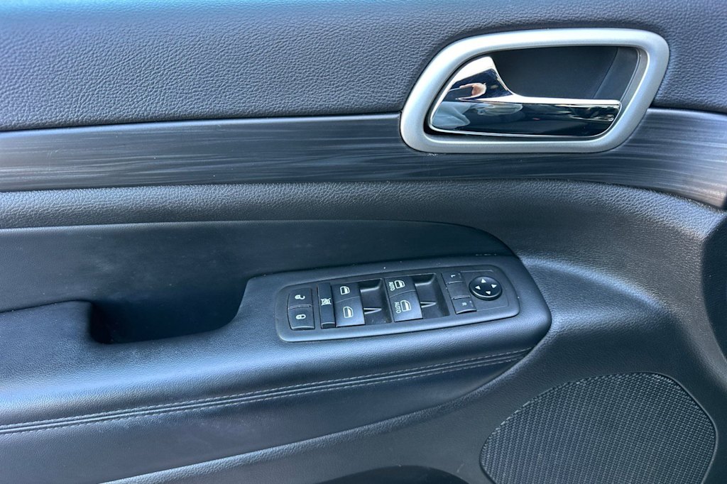 Thumbnail: 2021 Jeep Grand Cherokee - 20