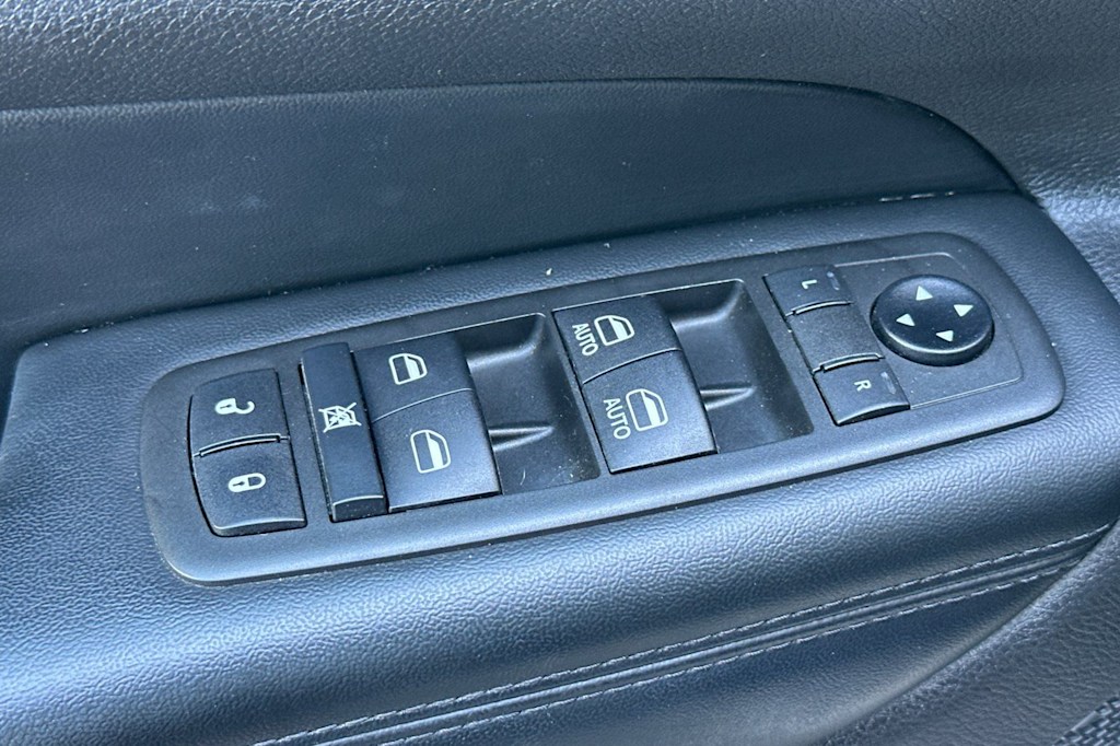 Thumbnail: 2021 Jeep Grand Cherokee - 21
