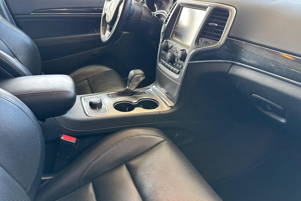 Thumbnail: 2017 Jeep Grand Cherokee - 11