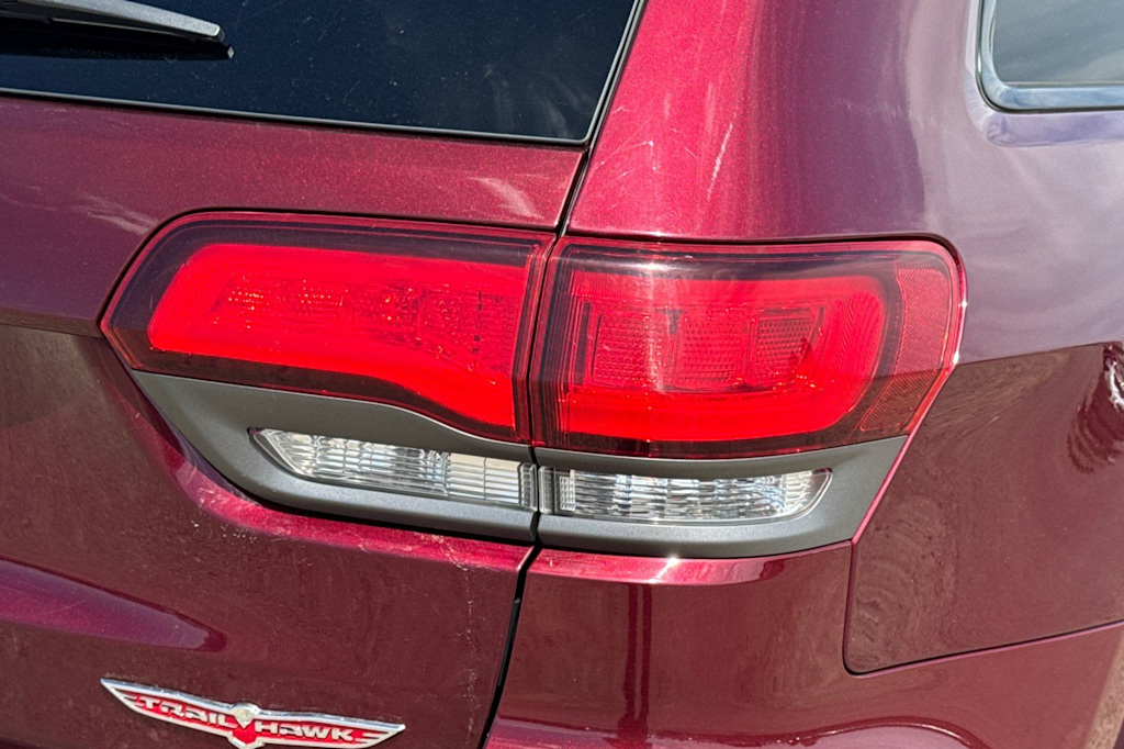 Thumbnail: 2017 Jeep Grand Cherokee - 32