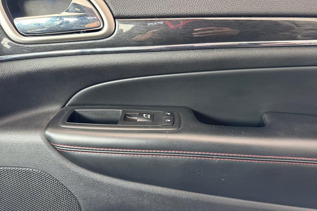 Thumbnail: 2017 Jeep Grand Cherokee - 24