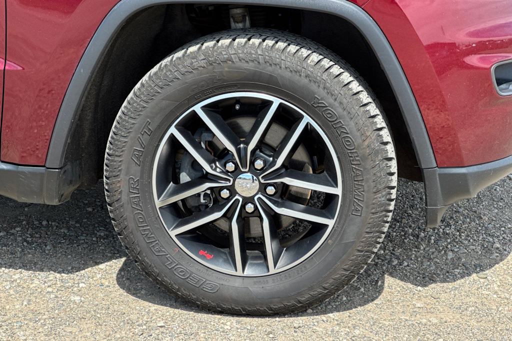 Thumbnail: 2017 Jeep Grand Cherokee - 7