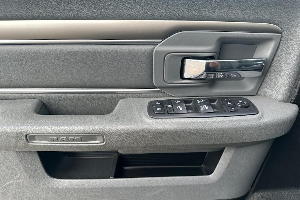 Thumbnail: 2019 RAM 1500 - 19