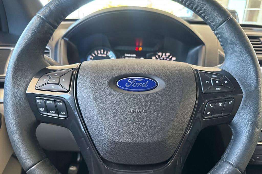 Thumbnail: 2018 Ford Explorer - 25