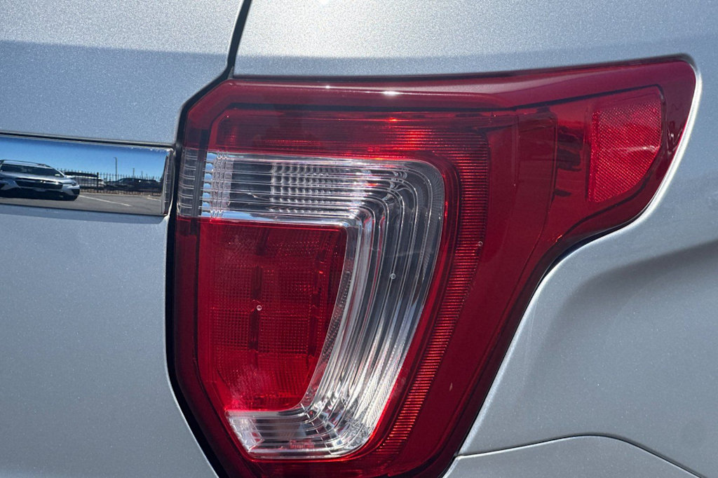 Thumbnail: 2018 Ford Explorer - 7