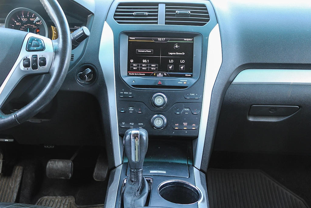 Thumbnail: 2013 Ford Explorer - 9