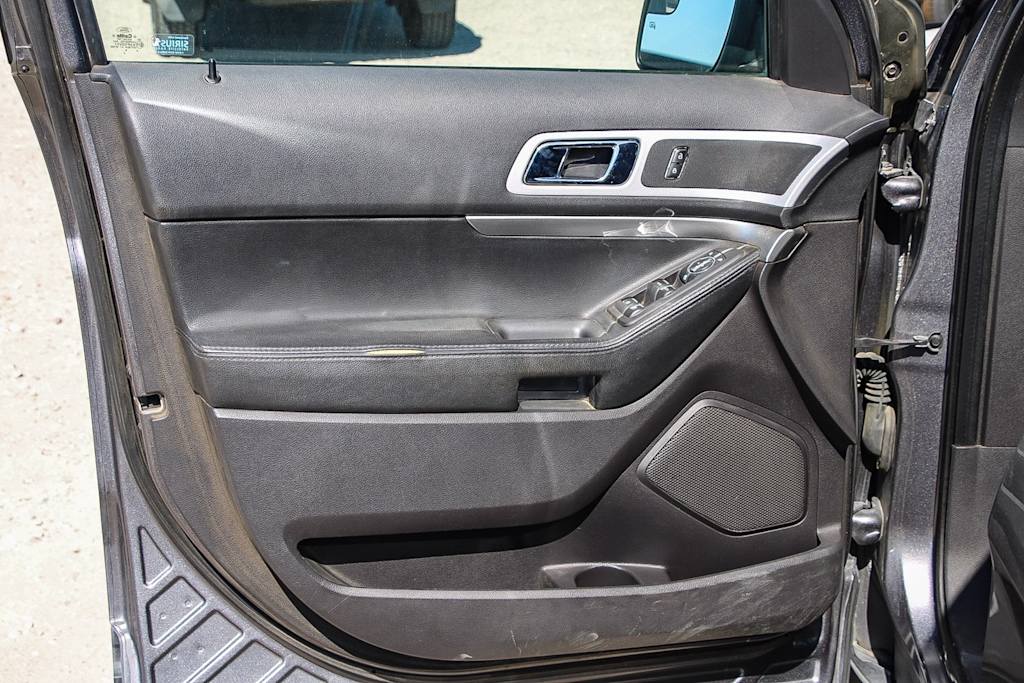 Thumbnail: 2013 Ford Explorer - 24