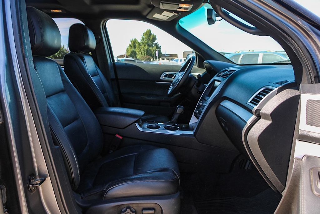 Thumbnail: 2013 Ford Explorer - 10