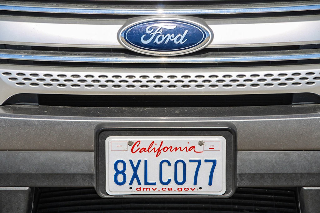Thumbnail: 2013 Ford Explorer - 6