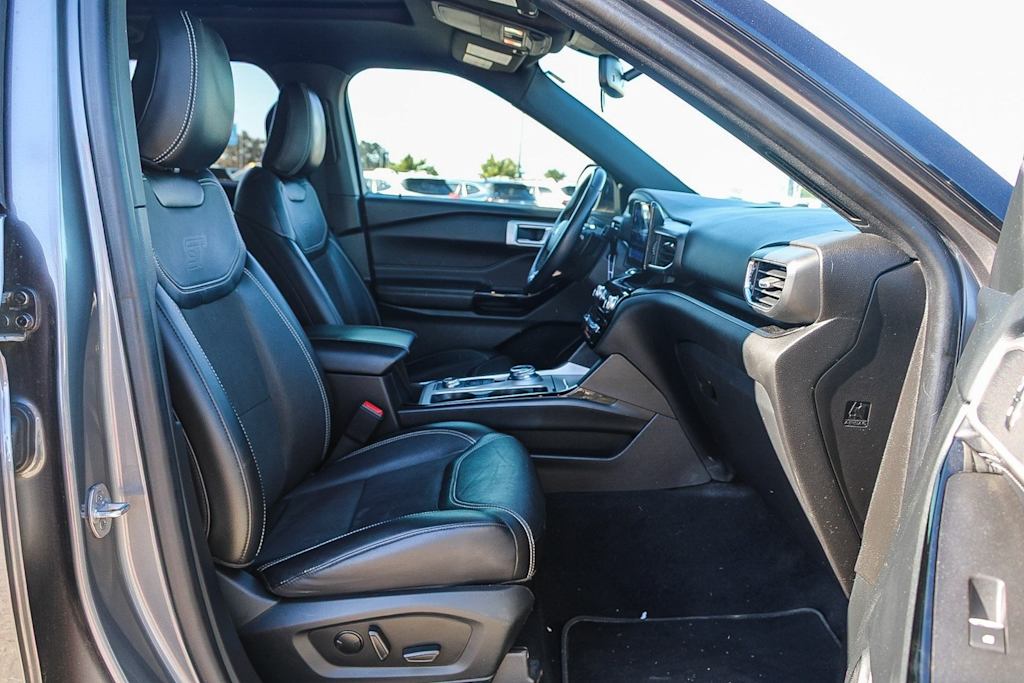 Thumbnail: 2022 Ford Explorer - 8