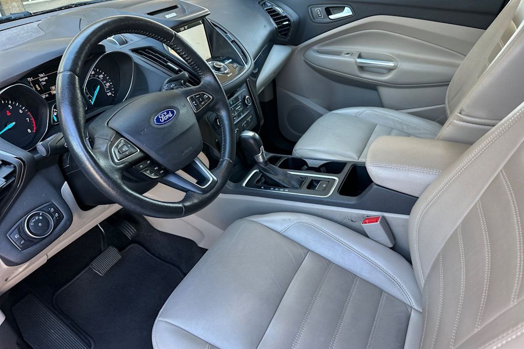 Thumbnail: 2017 Ford Escape - 9