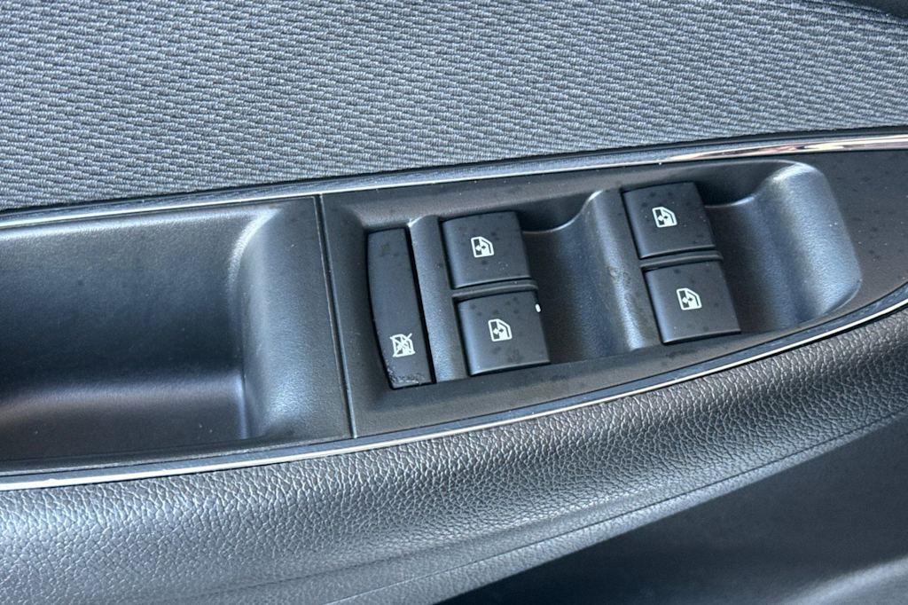 Thumbnail: 2017 Chevrolet Cruze - 21