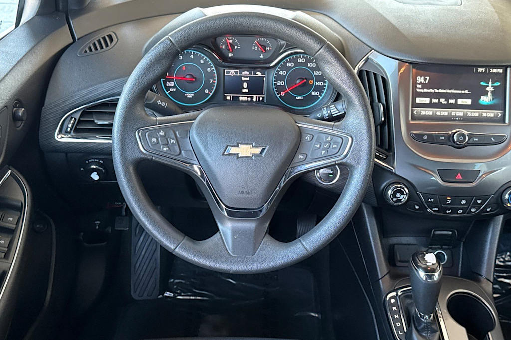 Thumbnail: 2017 Chevrolet Cruze - 11