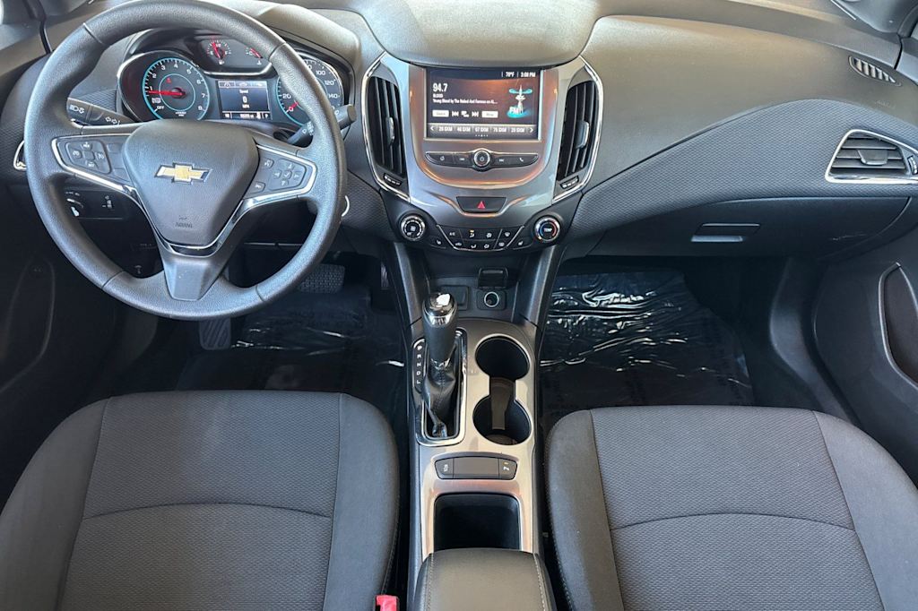 Thumbnail: 2017 Chevrolet Cruze - 2