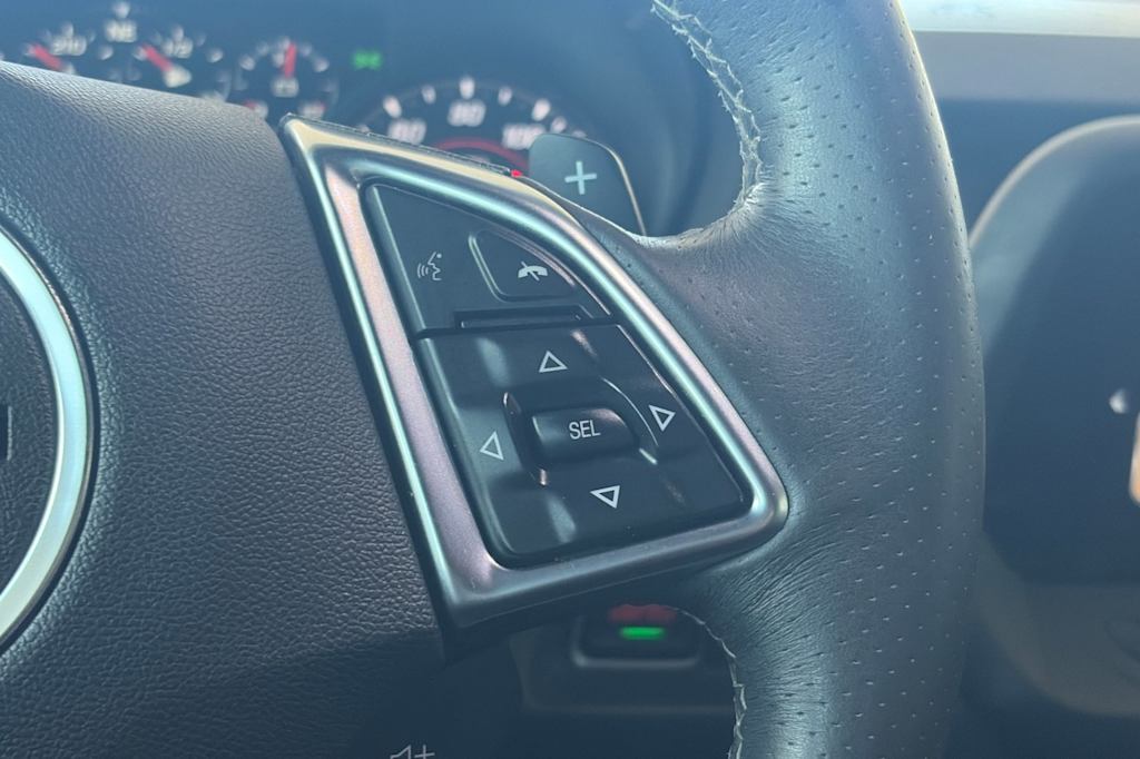 Thumbnail: 2018 Chevrolet Camaro - 27