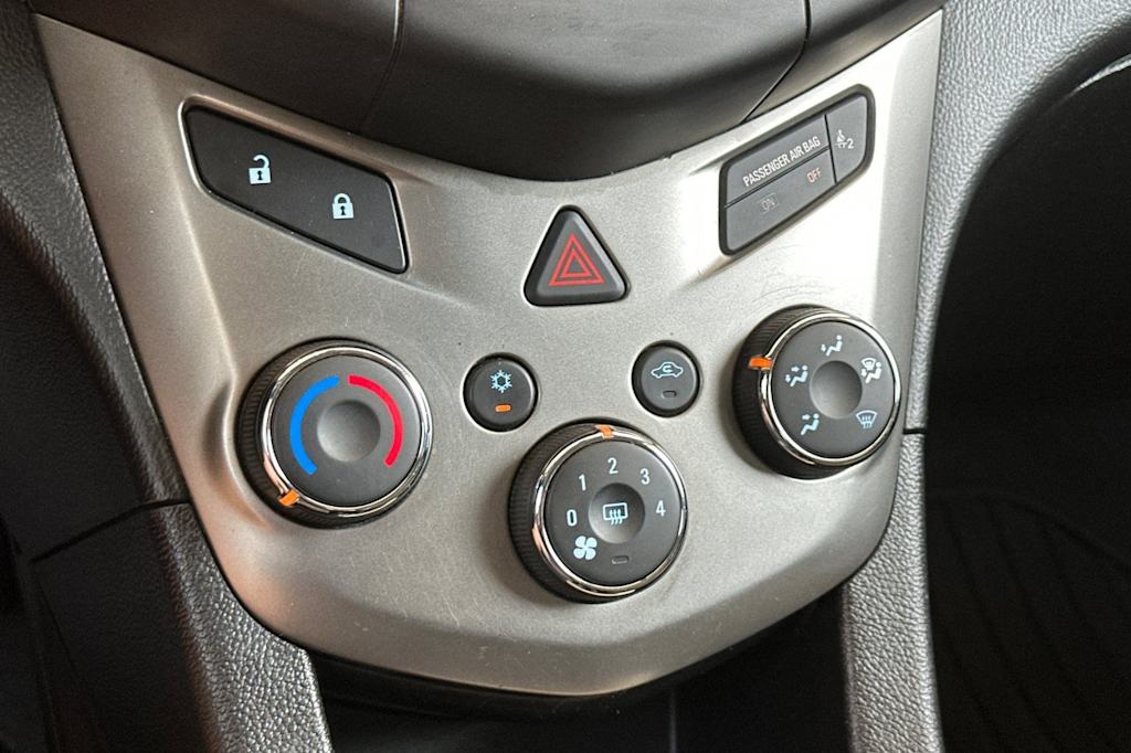 Thumbnail: 2015 Chevrolet Sonic - 24